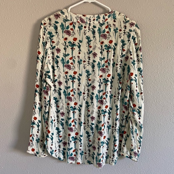 Loose fitted Hinge floral print blouse. Size small. - Picture 5 of 8